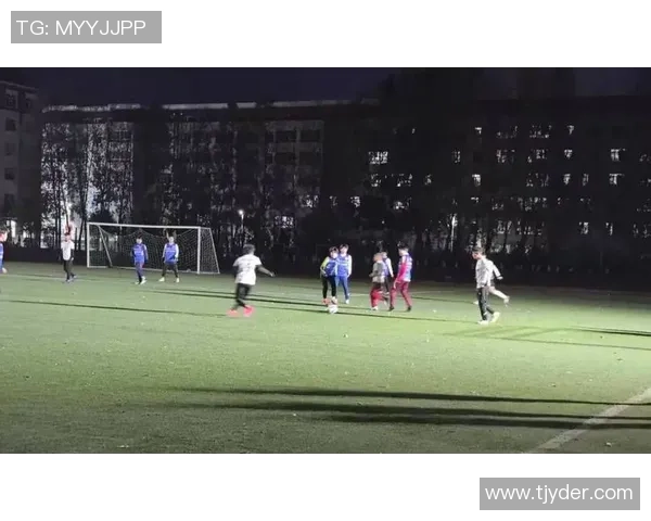 足球巨星闪耀绿茵场串联全场激情点燃无尽精彩瞬间